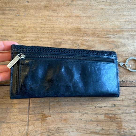 HOBO Black Leather Large Wallet with Keychain – Good Condition - Picture 6 of 11
